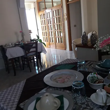 130 Bed & Breakfast *