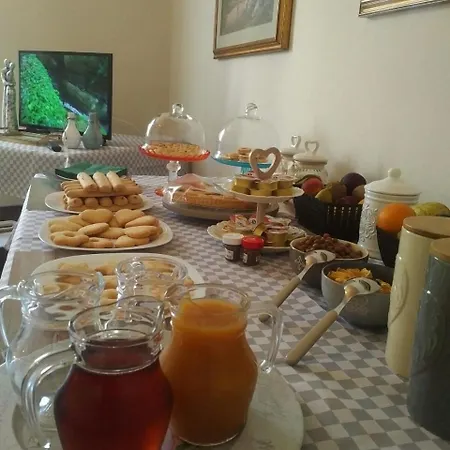 130 Bed & Breakfast *