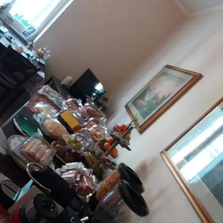 130 לינה וארוחת בוקר פוני